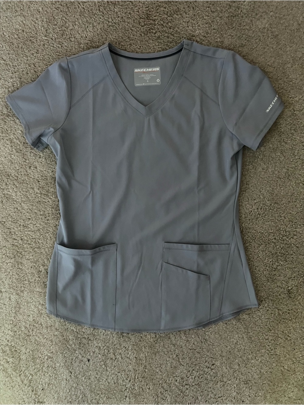 Like new women’s small Sketchers by Barco Scrub top!